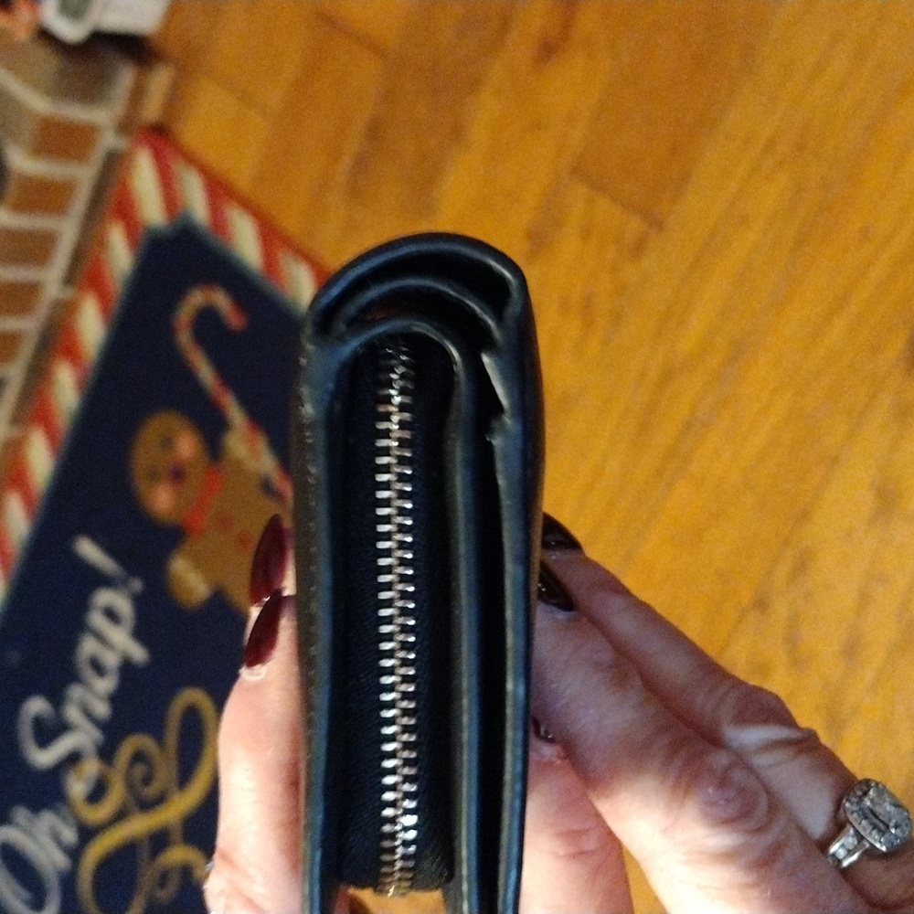 Kate Spade Black Leather Wallet with Gold Logo - Picture 9 of 10